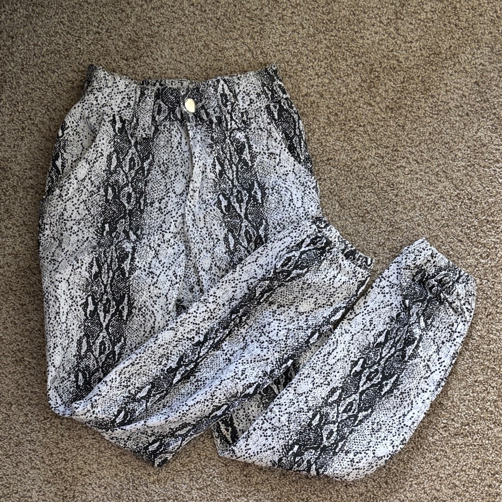 Women’s FASHION NOVA Snakeskin Print Pants